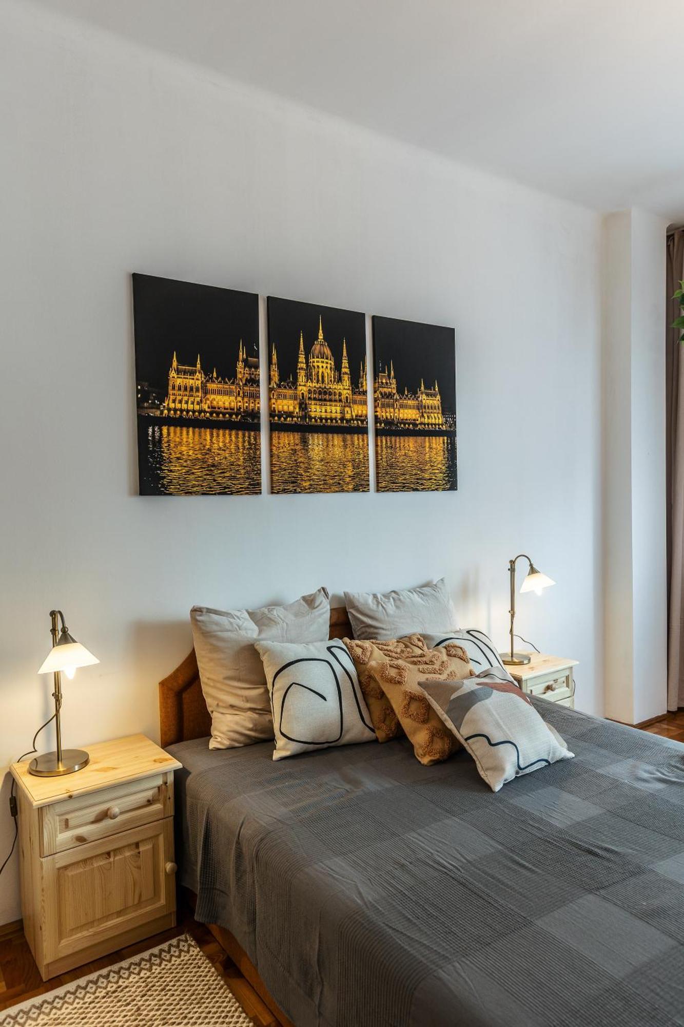 Bright & Spacious Riverside Apartment With Balcony Budapeşte Dış mekan fotoğraf