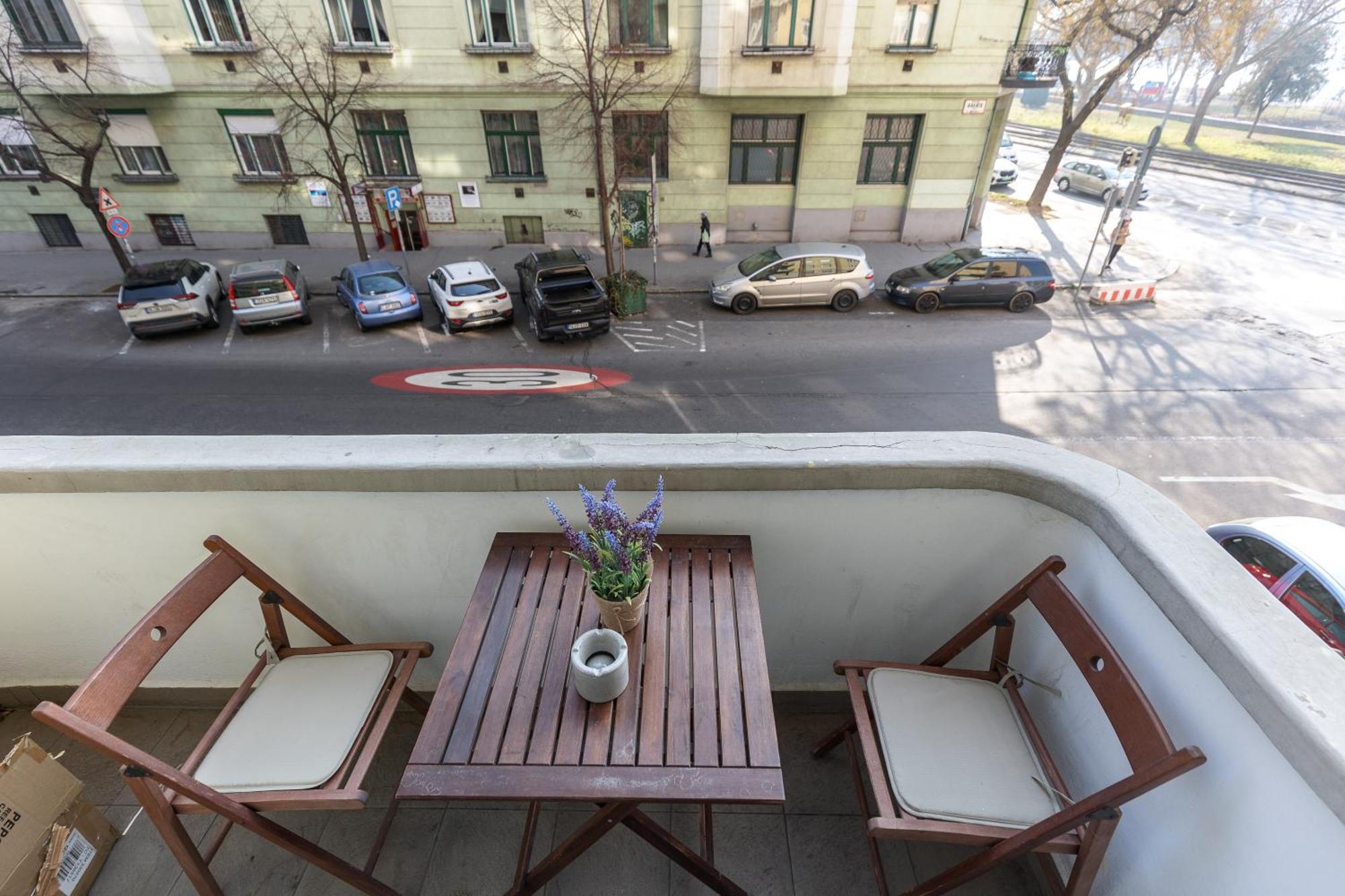 Bright & Spacious Riverside Apartment With Balcony Budapeşte Dış mekan fotoğraf
