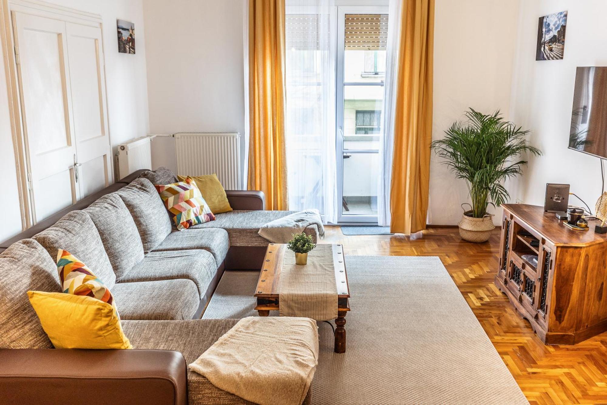 Bright & Spacious Riverside Apartment With Balcony Budapeşte Dış mekan fotoğraf
