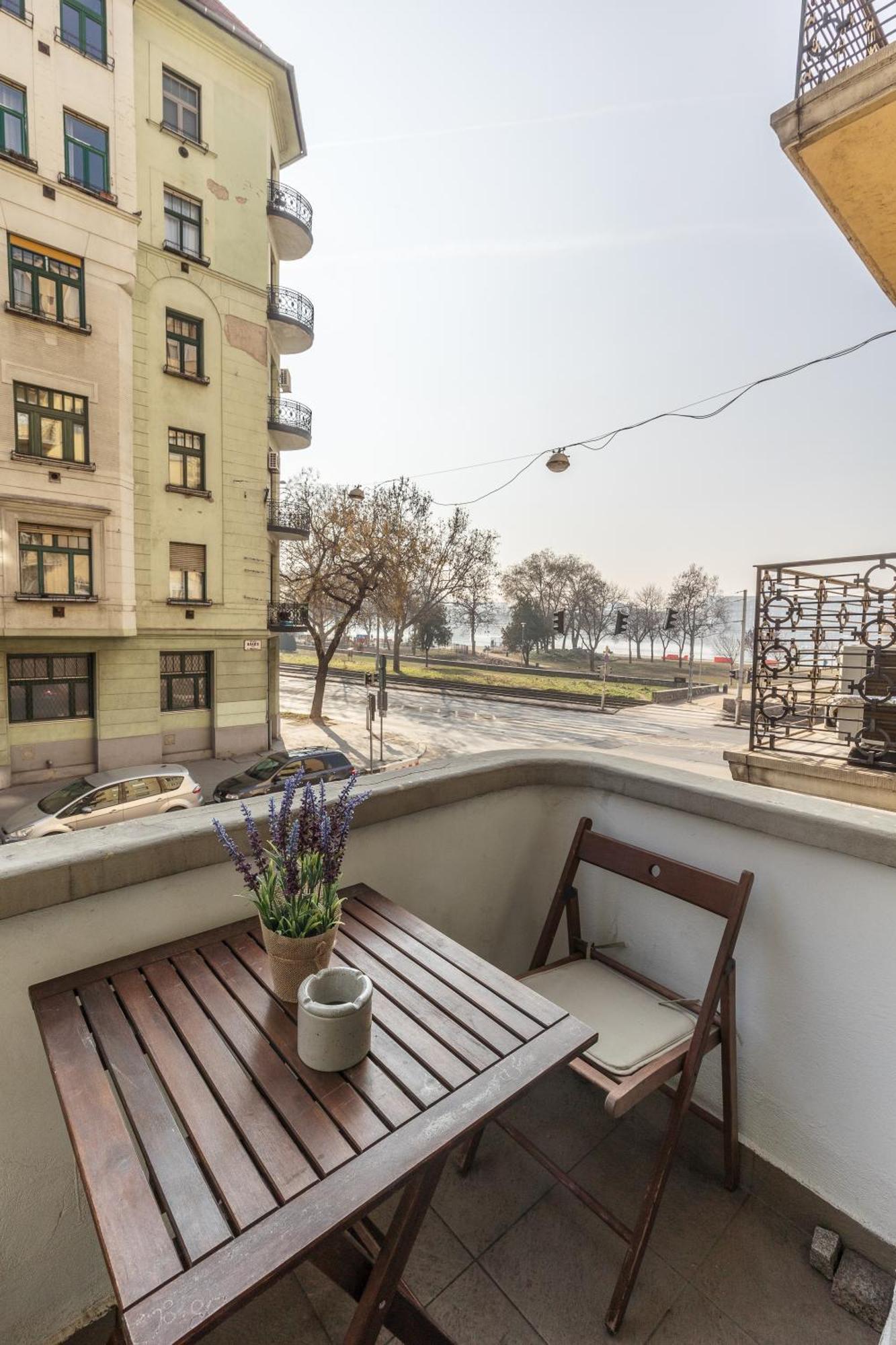 Bright & Spacious Riverside Apartment With Balcony Budapeşte Dış mekan fotoğraf